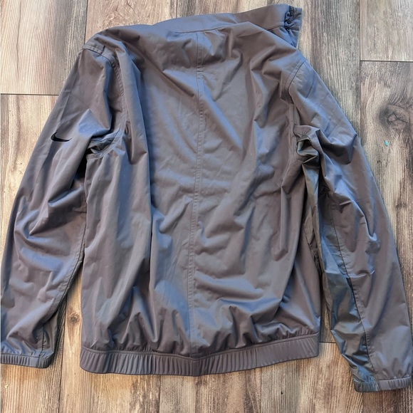 Nike Shield Softshell Jacket Men Size M Full Zip Color Grey 2 Pockets Polyester - Picture 8 of 8